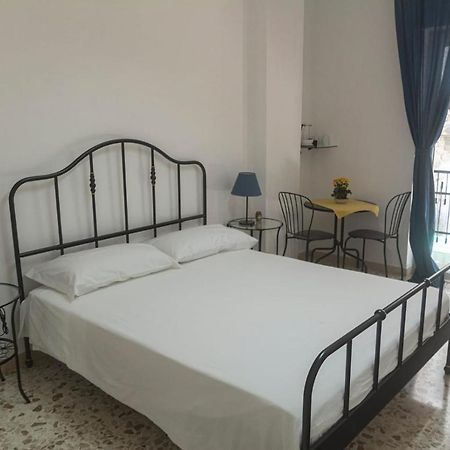ナポリ Alvarez De Toledo Bed & Breakfast エクステリア 写真