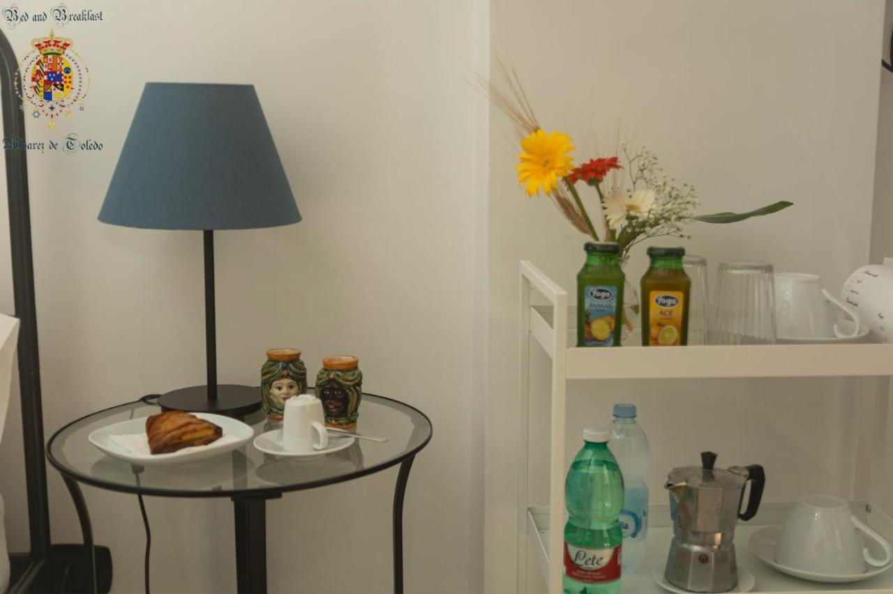 ナポリ Alvarez De Toledo Bed & Breakfast エクステリア 写真